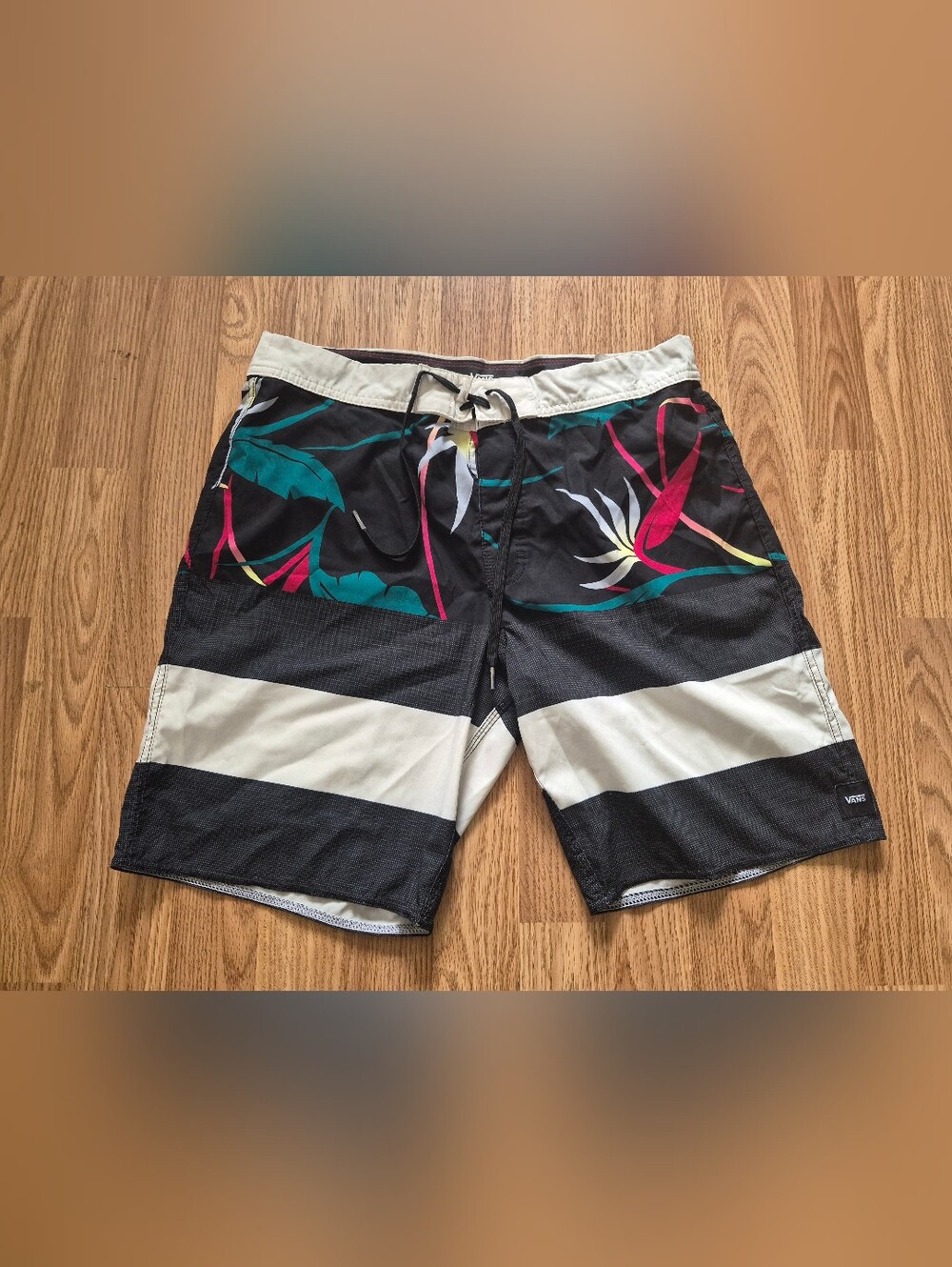 VANS Men's Tropical Print Shorts